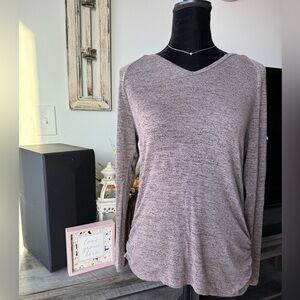 Light Mauve Heathered V-Neck Long Sleeve Top